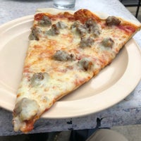 5/9/2018 tarihinde Jemillex B.ziyaretçi tarafından Renaldi&amp;#39;s Pizza'de çekilen fotoğraf