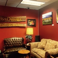 รูปภาพถ่ายที่ Casa Cassara Tasting Room โดย Natasha E. เมื่อ 10/4/2015