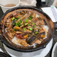 Photo taken at Clay Pot Cafe (Taishan) 煲仔王台山煲仔饭店 by Eric T. on 11/18/2021