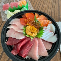 Foto diambil di Sushi Zone oleh Eric T. pada 7/11/2022