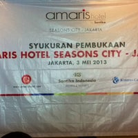 Photo taken at Amaris Hotel by Yovinus K. on 5/2/2013