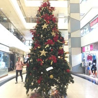 Photo taken at Peninsula Shopping Centre by Zaza on 11/29/2019