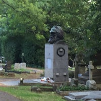 Photo taken at Karl Marx&amp;#39;s Grave by Simon H. on 9/4/2019