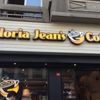 Photo taken at Gloria Jean&amp;#39;s Coffees by Uğur B. on 4/25/2013