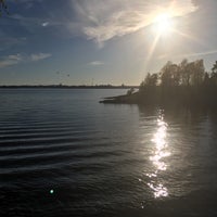 Photo taken at Kruunuvuorenranta / Kronbergsstranden by Toni L. on 5/12/2018