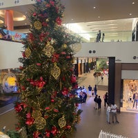 Foto tirada no(a) Centro Comercial El Dorado por Clau J. em 11/21/2021