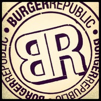 รูปภาพถ่ายที่ Burger Republic โดย Jean-Francois H. เมื่อ 5/31/2013