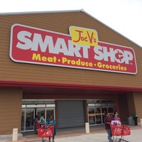 Photo taken at Joe V&amp;#39;s Smart Shop by Gil G. on 8/14/2016