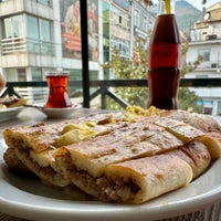 Foto scattata a Meşhur Pide Restaurant da Berker il 10/30/2023