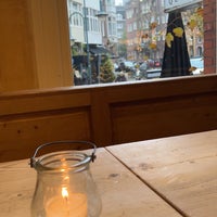 Photo taken at Le Pain Quotidien (Oud Zuid) by Dr.D on 12/7/2023