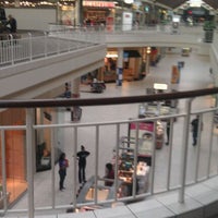 Foto tomada en West Ridge Mall  por Thom M. el 11/1/2011