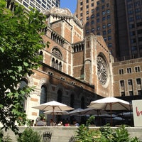 Photo taken at Inside Park at St Bart&amp;#39;s by Matthew on 8/16/2012