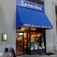 3/14/2013 tarihinde Adam E.ziyaretçi tarafından Leonidas Belgian Chocolates'de çekilen fotoğraf