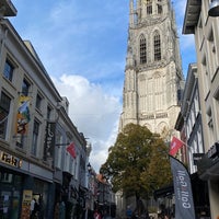 Das Foto wurde bei Grote Markt von Hana . am 10/23/2022 aufgenommen