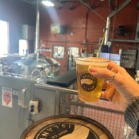 Photo taken at Goose Island Beer Co. by Neyla E. on 4/21/2024