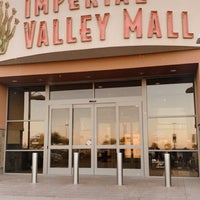Foto tirada no(a) Imperial Valley Mall por 🧿 𝕷𝖆𝖑𝖆 🧿 em 11/7/2019