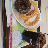 Photo taken at Mister Donut by ଘ(੭*ˊᵕˋ)੭* ੈ猫さん on 8/25/2018