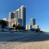 Photo taken at Hollywood Beach🌴 by Mark A. on 1/6/2021