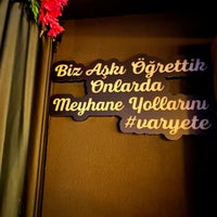รูปภาพถ่ายที่ Varyete Lounge โดย Zey Nep 🌈 เมื่อ 8/26/2022