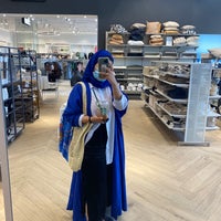 Photo taken at H&amp;amp;M by NADA🗝️ on 6/3/2022