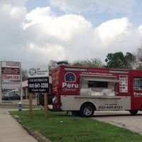Photo taken at Perú Gourmet Food truck by Laura B. on 4/12/2014