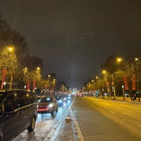 Photo taken at Gardens of the Champs-Élysées by 💎 .. on 12/21/2023