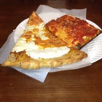 6/14/2013 tarihinde S N.ziyaretçi tarafından Krispy Pizza'de çekilen fotoğraf