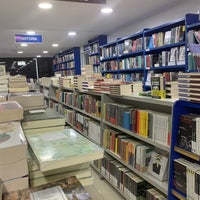 Photo taken at Librería El Sótano by Rafael E. on 9/5/2023