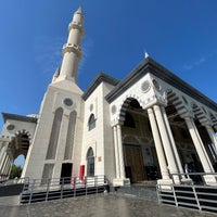 Photo taken at Al Farooq Omar Bin Al Khattab Mosque مسجد الفاروق عمر بن الخطاب by Alex a. on 11/30/2022