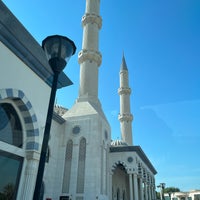 Photo taken at Al Farooq Omar Bin Al Khattab Mosque مسجد الفاروق عمر بن الخطاب by Alex a. on 11/30/2022