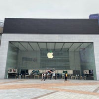 Photo taken at Apple Paradise Walk Chongqing by Junyi L. on 4/24/2022