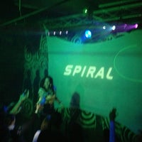 รูปภาพถ่ายที่ Spiral Dance Bar โดย HammieHamHam™ เมื่อ 5/31/2013
