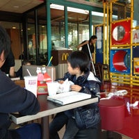 Photo taken at McDonald&amp;#39;s by Billbongtay N. on 4/20/2013
