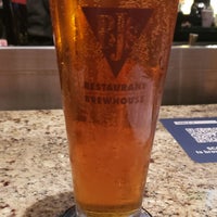 Photo taken at BJ&amp;#39;s Restaurant &amp;amp; Brewhouse by Randall S. on 3/5/2022