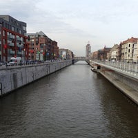 Photo taken at Canal Bruxelles - Charleroi / Kanaal Brussel - Charleroi by Francois-xavier D. on 4/17/2013