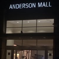 Das Foto wurde bei Anderson Mall von Gabriel W. am 11/25/2017 aufgenommen