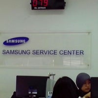 Photo taken at Samsung Service Center by Ade Emiria W. on 5/16/2013