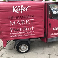 Photo taken at Käfer Delikatessen Markt Parsdorf by Frong on 5/25/2019