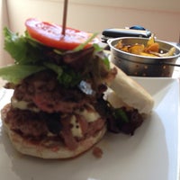 9/14/2014 tarihinde Joana D.ziyaretçi tarafından Bolo do Caco'de çekilen fotoğraf