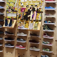 vans store in avenues mall