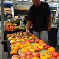 Снимок сделан в Northeast Minneapolis Farmers Market пользователем Northeast Minneapolis Farmers Market 5/24/2015