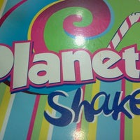 รูปภาพถ่ายที่ Planeta Shake โดย Juh S. เมื่อ 5/9/2013