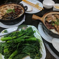 Photo taken at Clay Pot Cafe (Taishan) 煲仔王台山煲仔饭店 by Chung H. on 10/13/2019