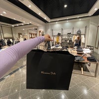 Photo taken at Massimo Dutti by Mariana S. on 9/7/2021