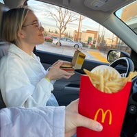 Photo taken at McDonald&amp;#39;s by Mariana S. on 1/18/2022