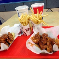 Photo taken at Kentucky Fried Chicken KFC by Jeshi R. on 8/20/2014