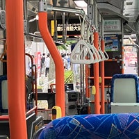 Photo taken at 慶応義塾大前バス停 by たびねり on 6/13/2023