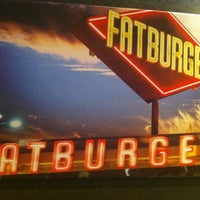 Photo taken at Fatburger by Cenk K. on 7/31/2013