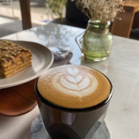 Photo taken at KALIMAT specialty Coffee by Abdulaziz on 11/14/2019