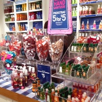 Photo taken at Bath &amp;amp; Body Works by Chi on 10/7/2013